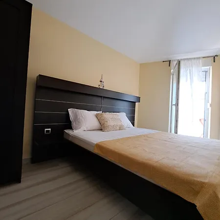 4d Apartment Lopar