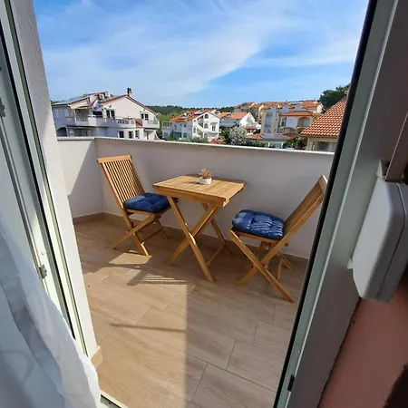 Apartment 4d