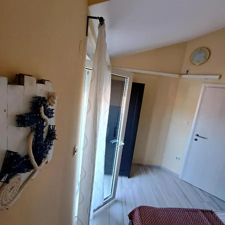 4d Apartment Lopar