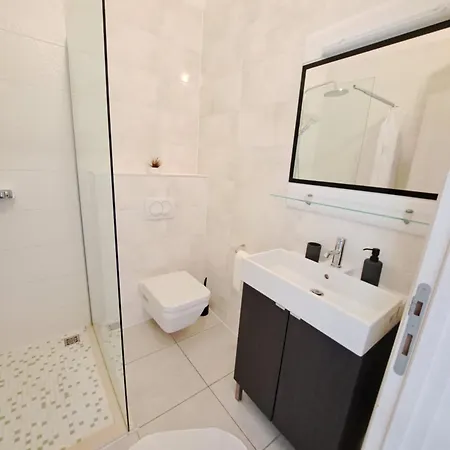 Apartment 4d *